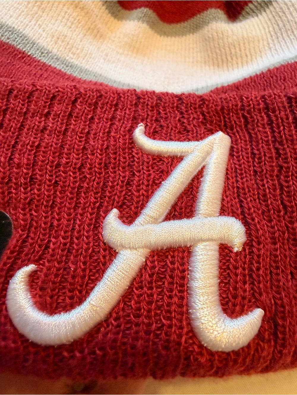 NWT New Era Alabama Crimson Tide Pom Knit Beanie Hat - Picture 3 of 6